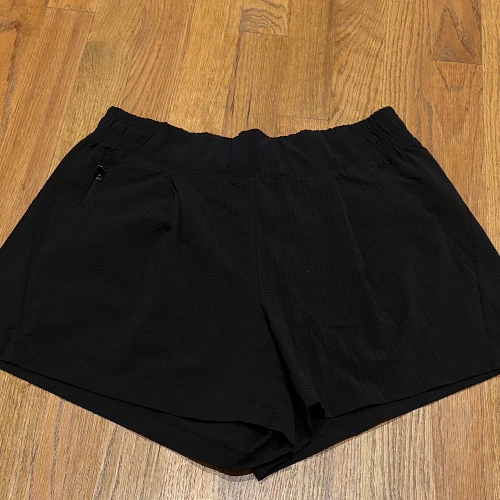 Athleta Textured Brooklyn Black Shorts